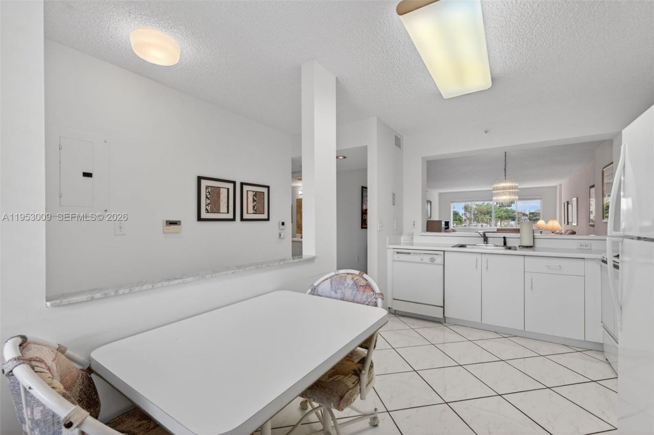 9525 Weldon Cir , Unit H205, Tamarac, FL 33321 Photo