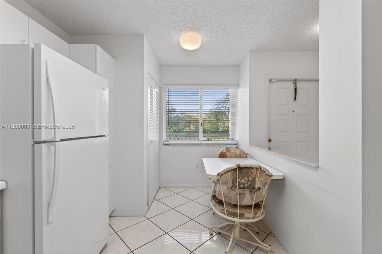 9525 Weldon Cir , Unit H205, Tamarac, FL 33321 Photo