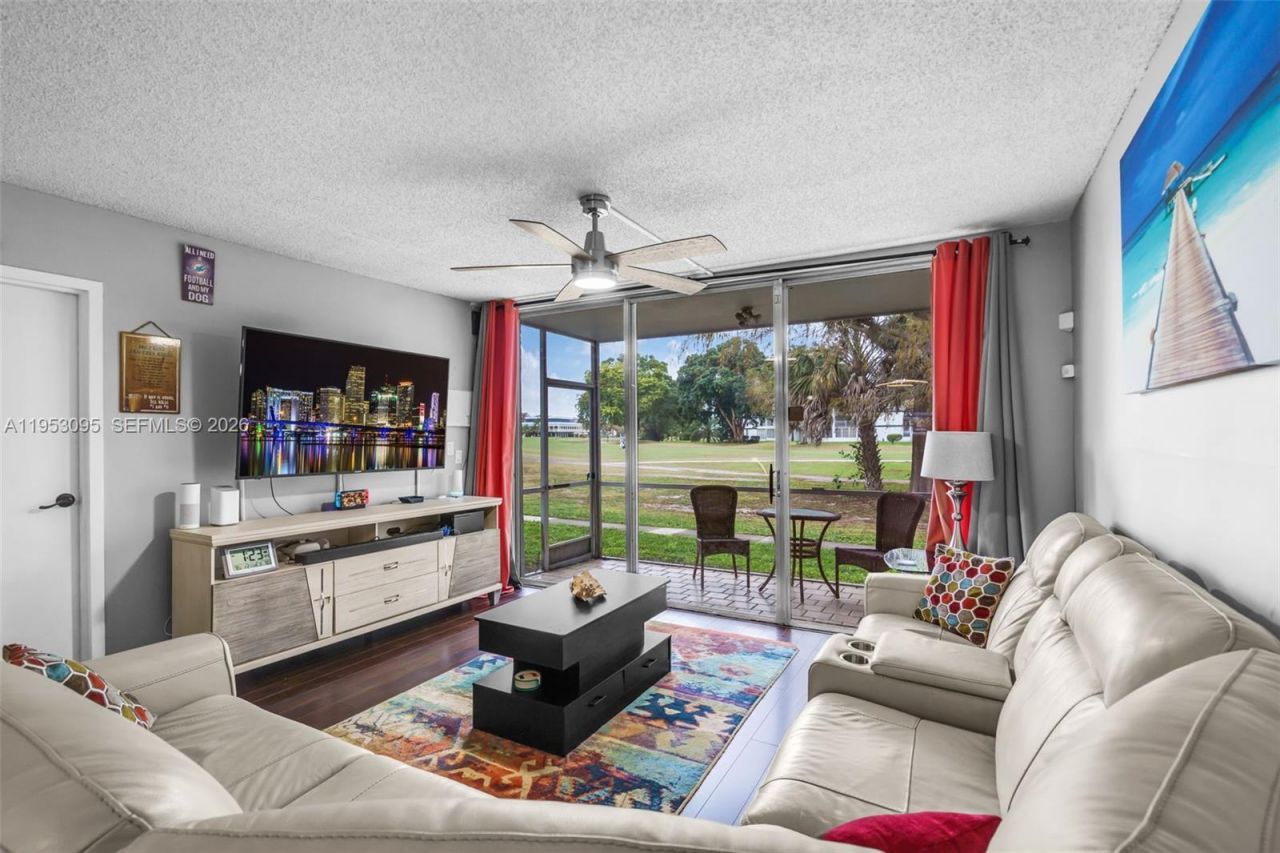 8411 Lagos De Campo Blvd, Unit 110U, Tamarac, FL 33321 Photo