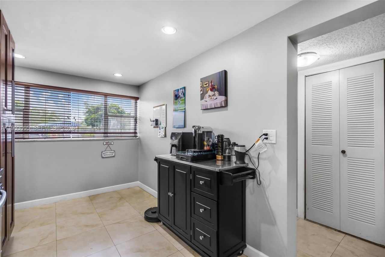 8411 Lagos De Campo Blvd, Unit 110U, Tamarac, FL 33321 Photo