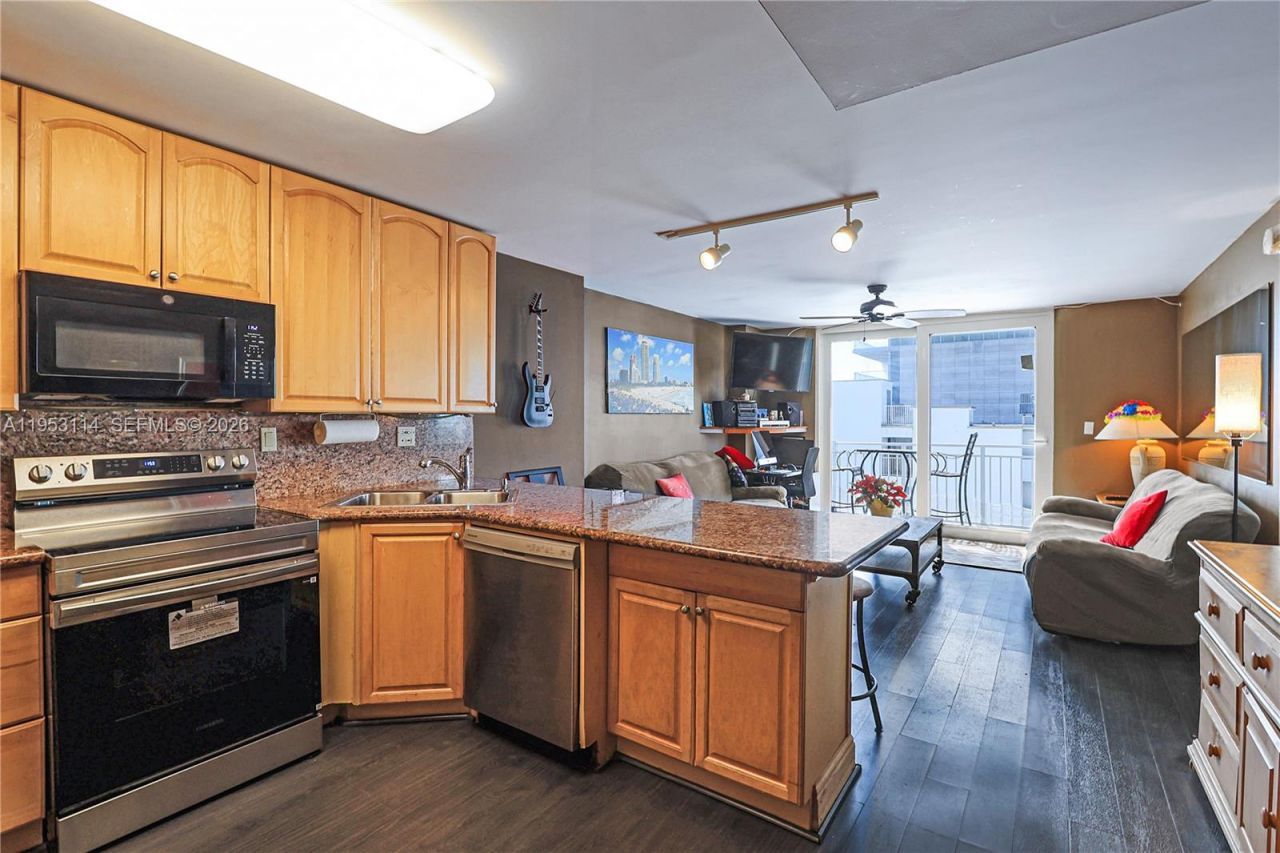 345 Ocean Dr , Unit 714, Miami Beach, FL 33139 Photo