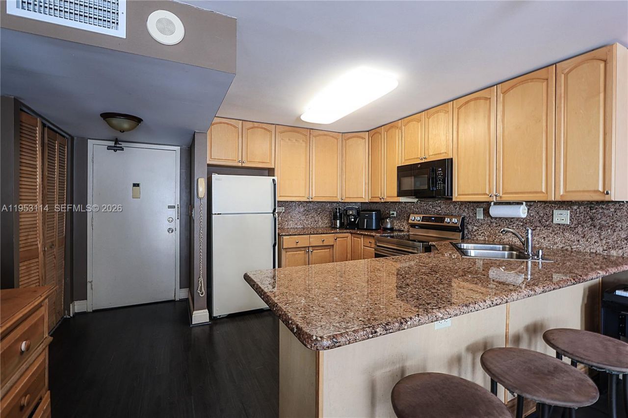 345 Ocean Dr , Unit 714, Miami Beach, FL 33139 Photo