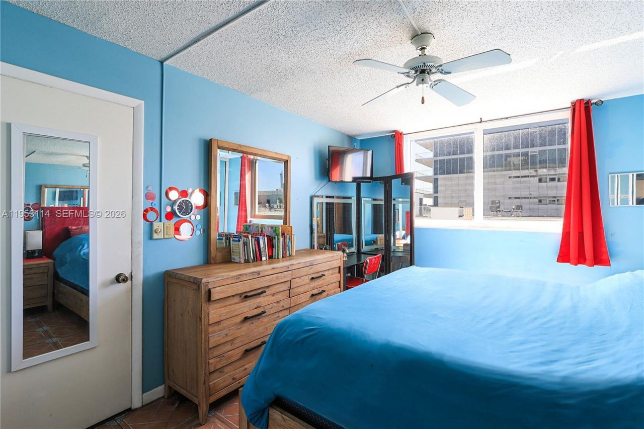 345 Ocean Dr , Unit 714, Miami Beach, FL 33139 Photo