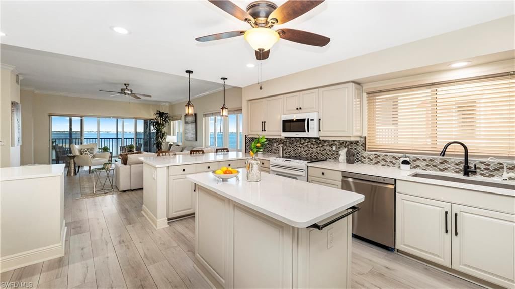 14811 Laguna Dr, Unit 202, Fort Myers, FL 33908 Photo