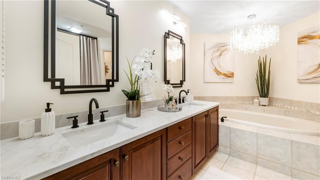 14811 Laguna Dr, Unit 202, Fort Myers, FL 33908 Photo