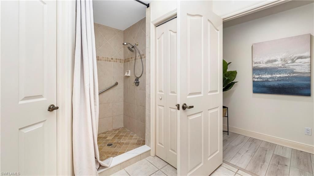 14811 Laguna Dr, Unit 202, Fort Myers, FL 33908 Photo