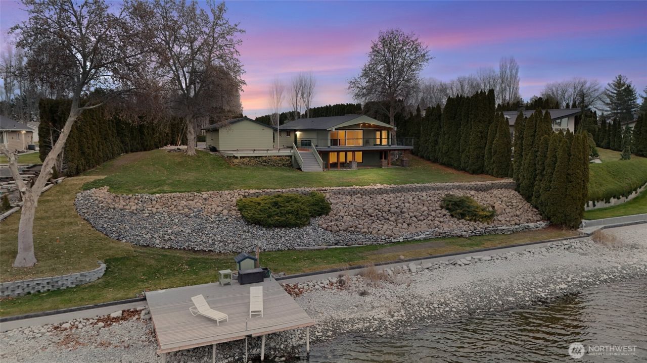 2102 Elgin Road Ne, Moses Lake, WA 98837 Main Photo