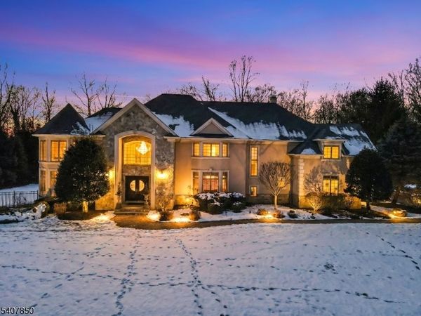 2 Stewart Ct, Old Tappan, NJ 07675