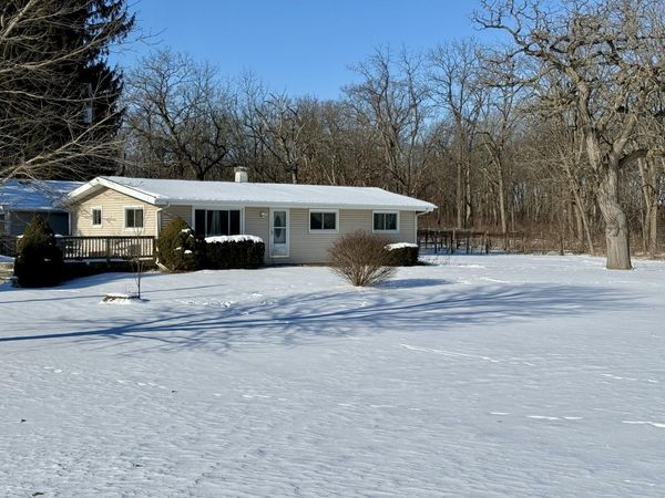 2365 S Pine St, Burlington, WI 53105
