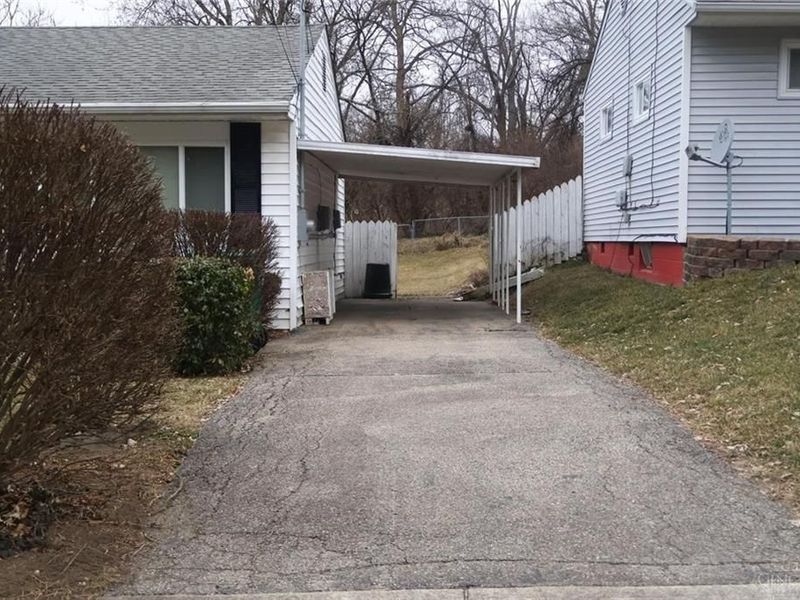 2637 Firtree Court, Cincinnati, OH 45223 Photo 4