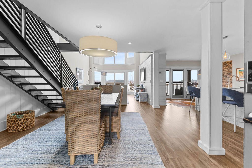 1906 Marsh Oak Lane Photo 5