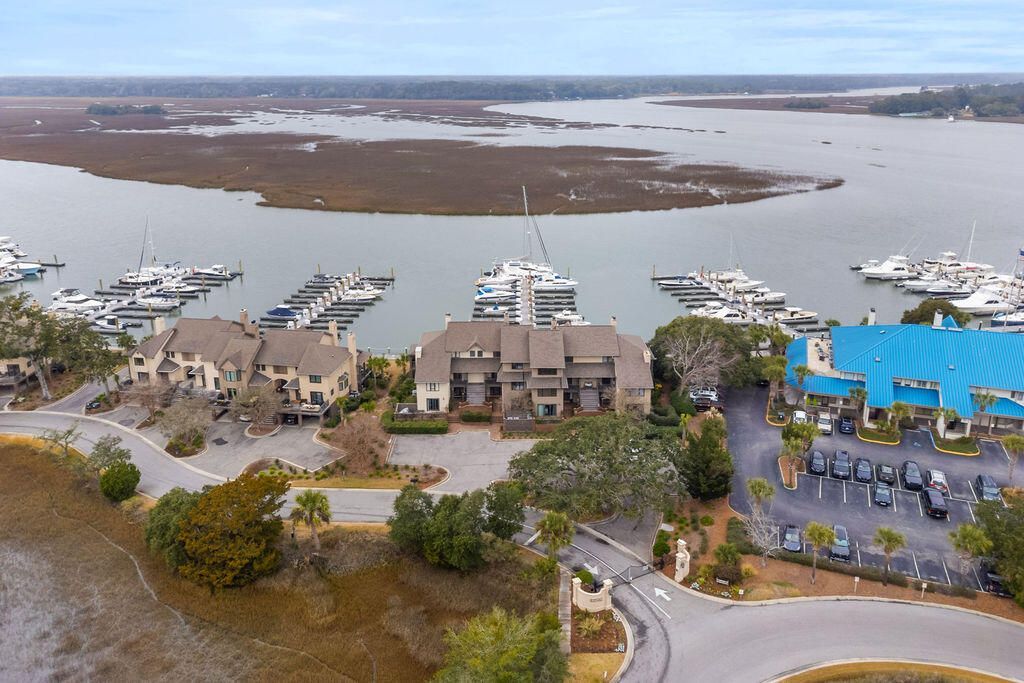 1906 Marsh Oak Lane Photo 63