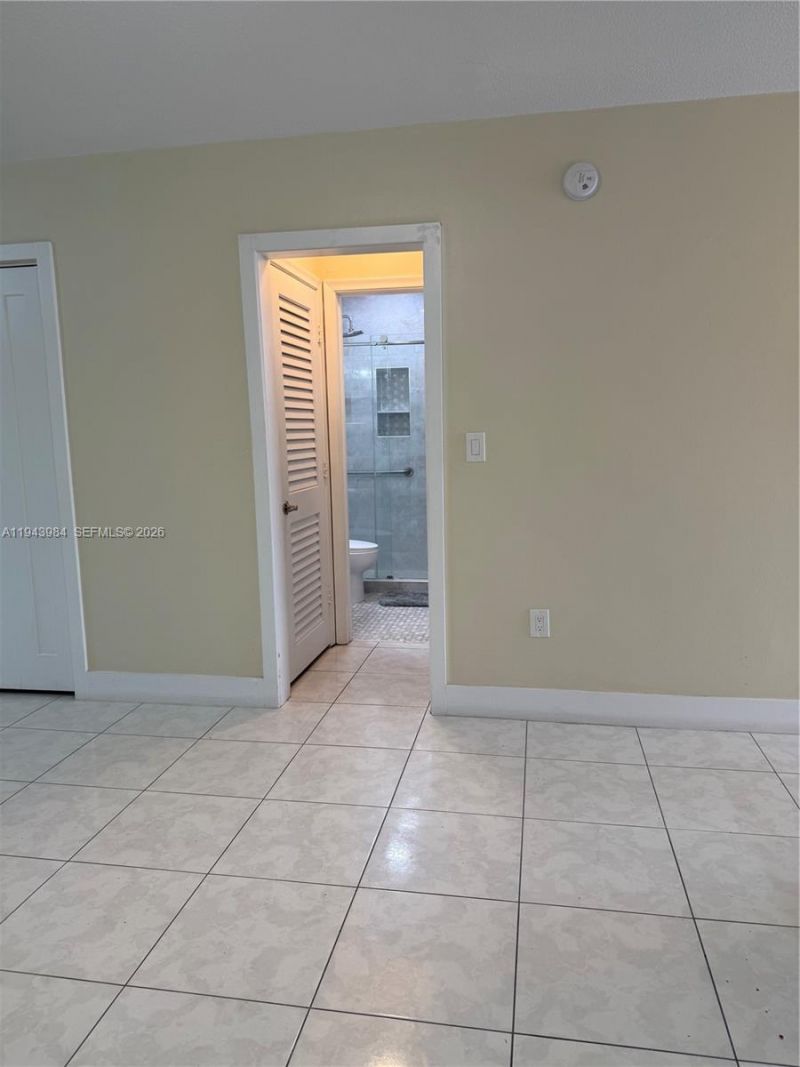 300 NE 191st St , Unit 219, Miami, FL 33179 Photo