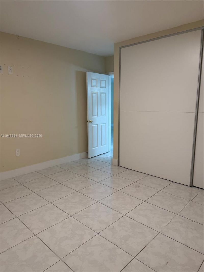 300 NE 191st St , Unit 219, Miami, FL 33179 Photo