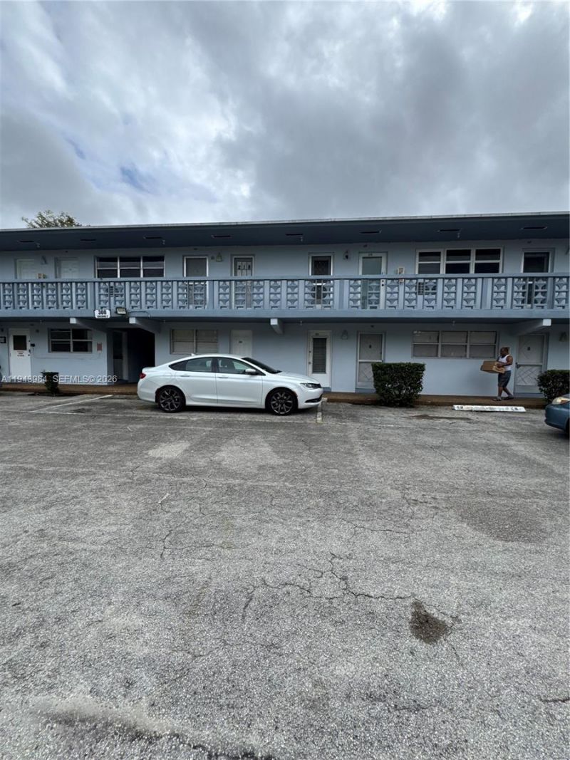 300 NE 191st St , Unit 219, Miami, FL 33179 Photo