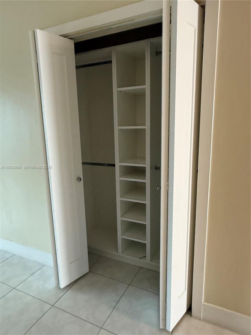 300 NE 191st St , Unit 219, Miami, FL 33179 Photo