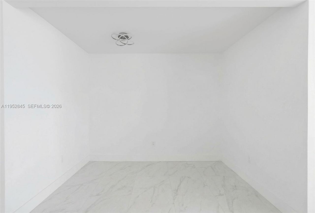 5005 Collins Ave, Unit 415, Miami Beach, FL 33140 Photo