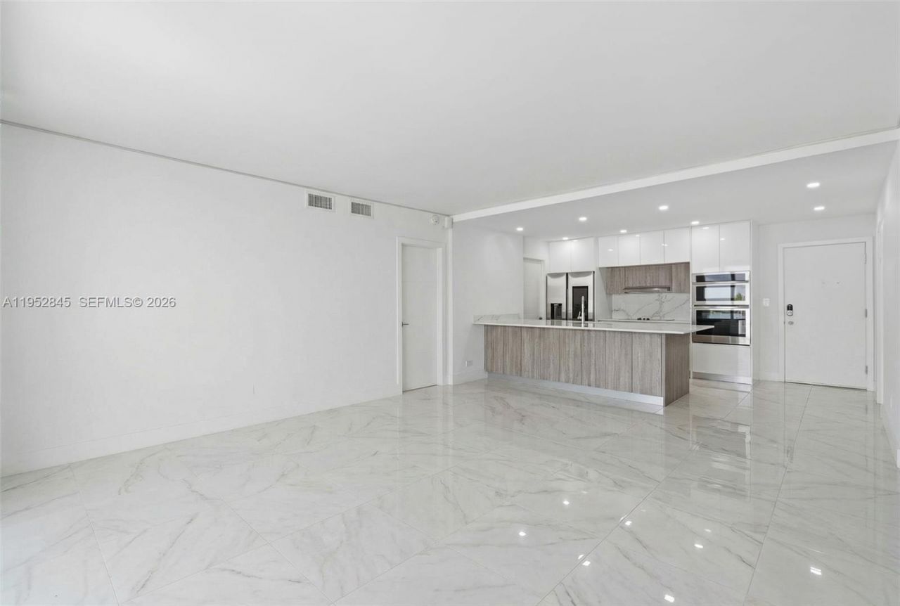 5005 Collins Ave, Unit 415, Miami Beach, FL 33140 Photo