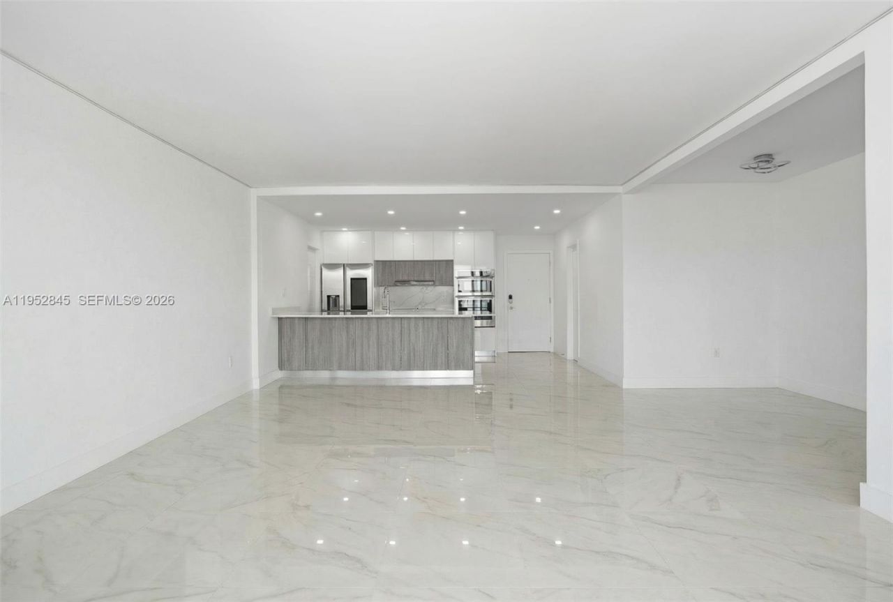 5005 Collins Ave, Unit 415, Miami Beach, FL 33140 Photo