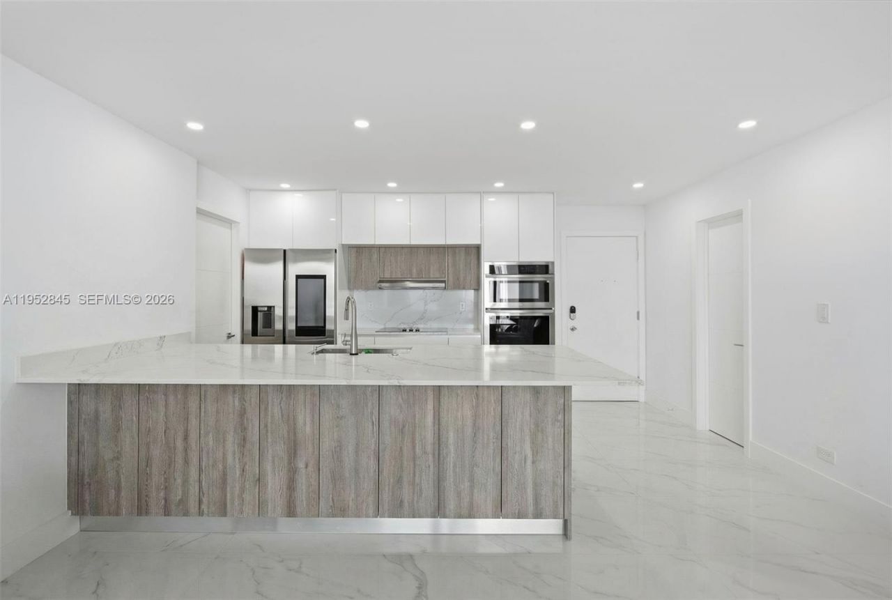 5005 Collins Ave, Unit 415, Miami Beach, FL 33140 Photo