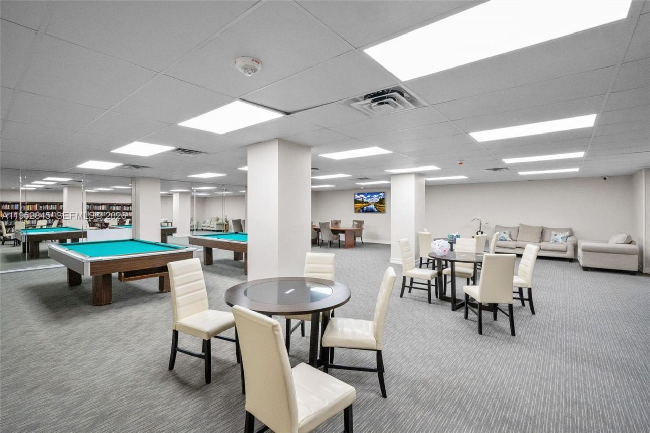 5005 Collins Ave, Unit 415, Miami Beach, FL 33140 Photo