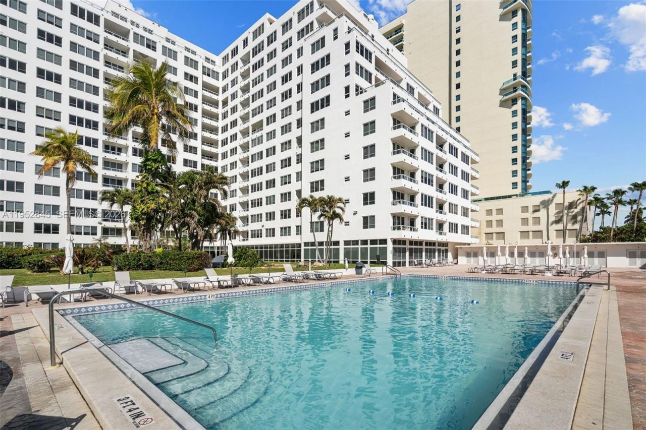 5005 Collins Ave, Unit 415, Miami Beach, FL 33140 Photo