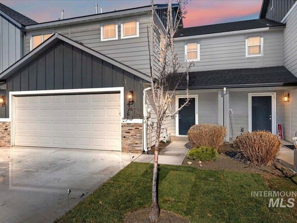 876 W Woodpine St, Meridian, ID 83646