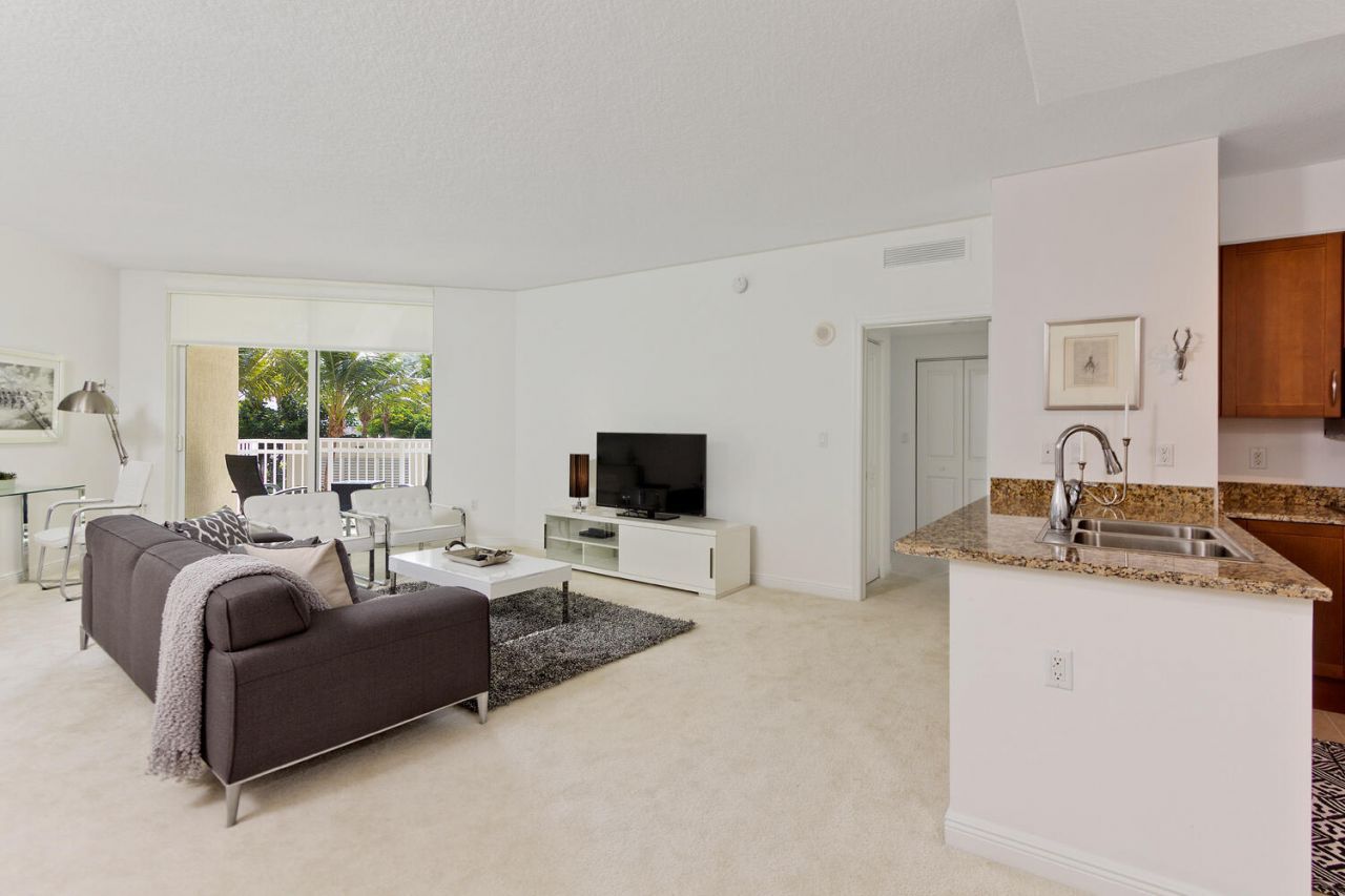 450 N Federal Highway, Unit 609, Boynton Beach, FL 33435 Photo