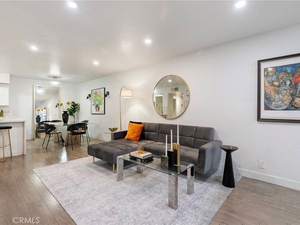 906 N Doheny, Unit 303, West Hollywood, CA 90069