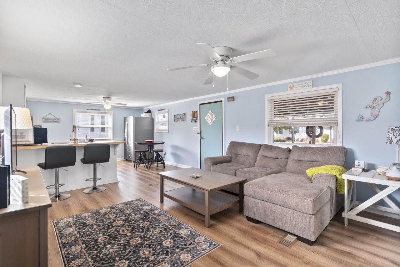 808 Waterway Dr. Photo 11