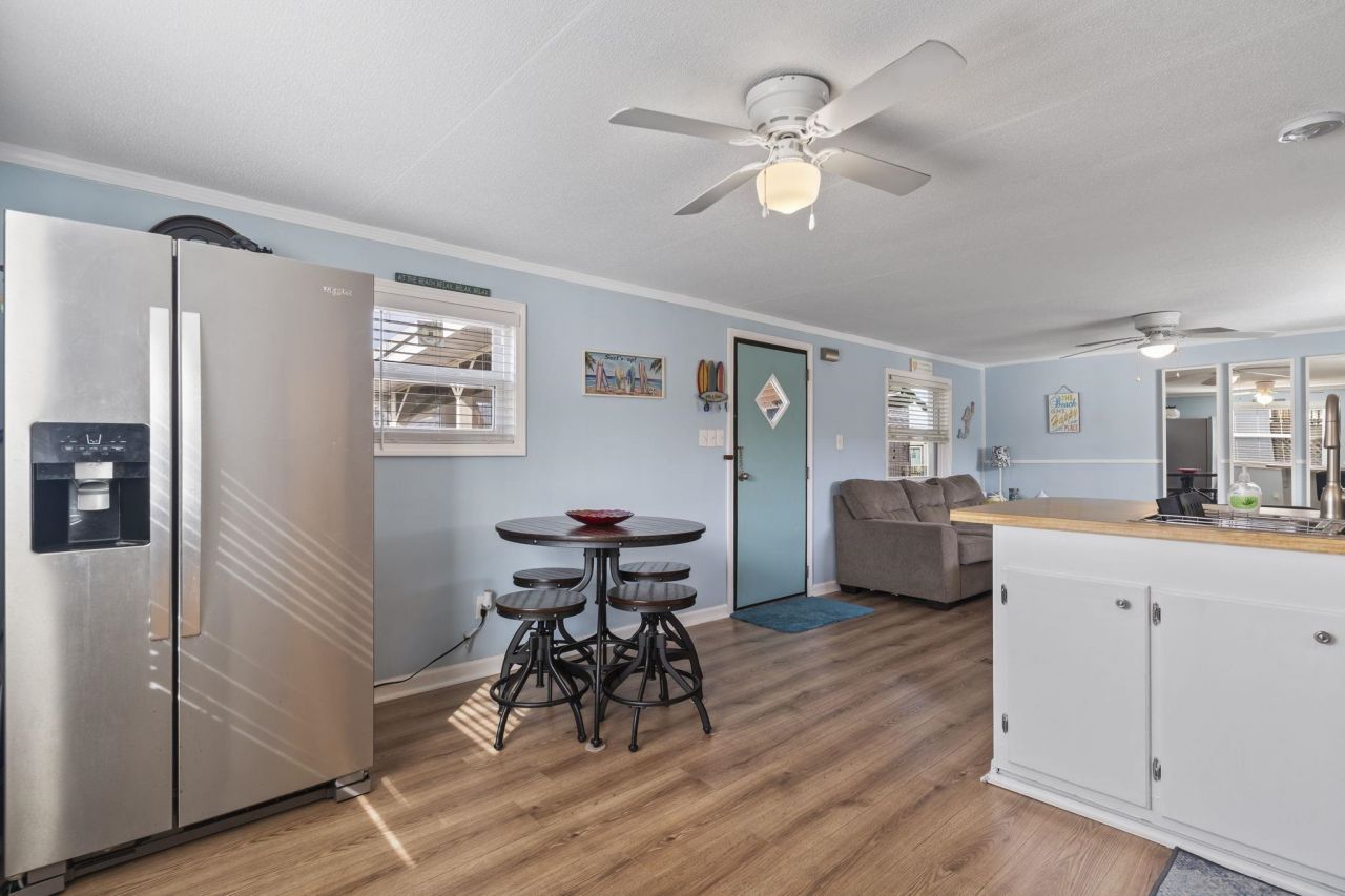 808 Waterway Dr. Photo 8