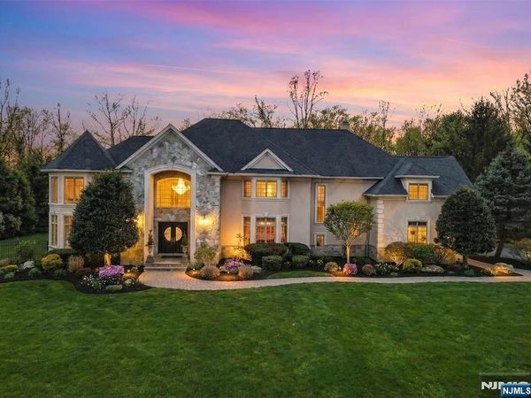 2 Stewart Court, OLD TAPPAN, NJ 07675