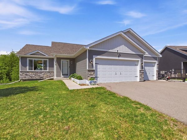 917 Mulberry Avenue NE, Montgomery, MN 56069