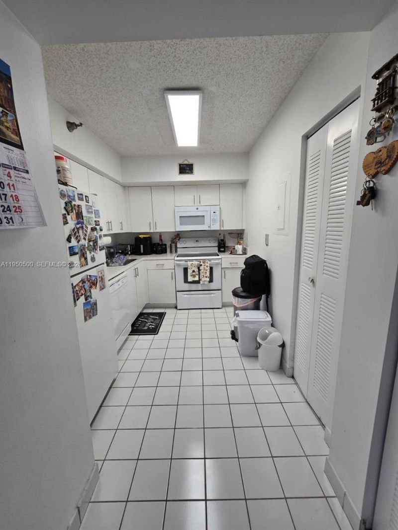 3300 NE 191st St , Unit 1202, Aventura, FL 33180 Photo