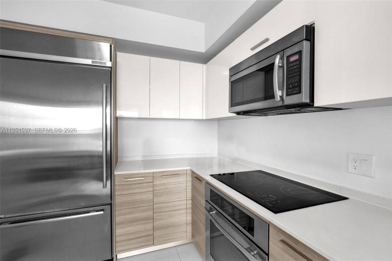 1300 Brickell Bay Dr, Unit 2507, Miami, FL 33131 Photo