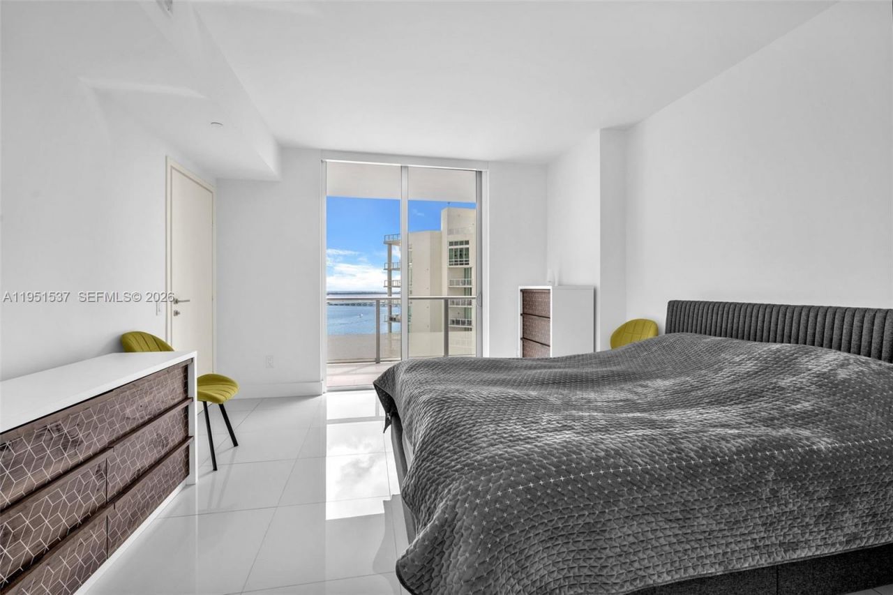 1300 Brickell Bay Dr, Unit 2507, Miami, FL 33131 Photo