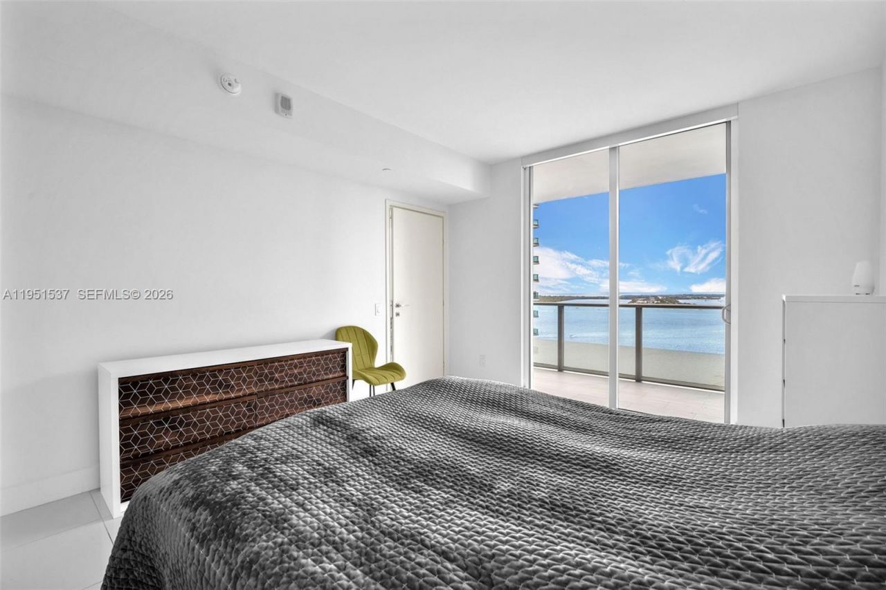 1300 Brickell Bay Dr, Unit 2507, Miami, FL 33131 Photo