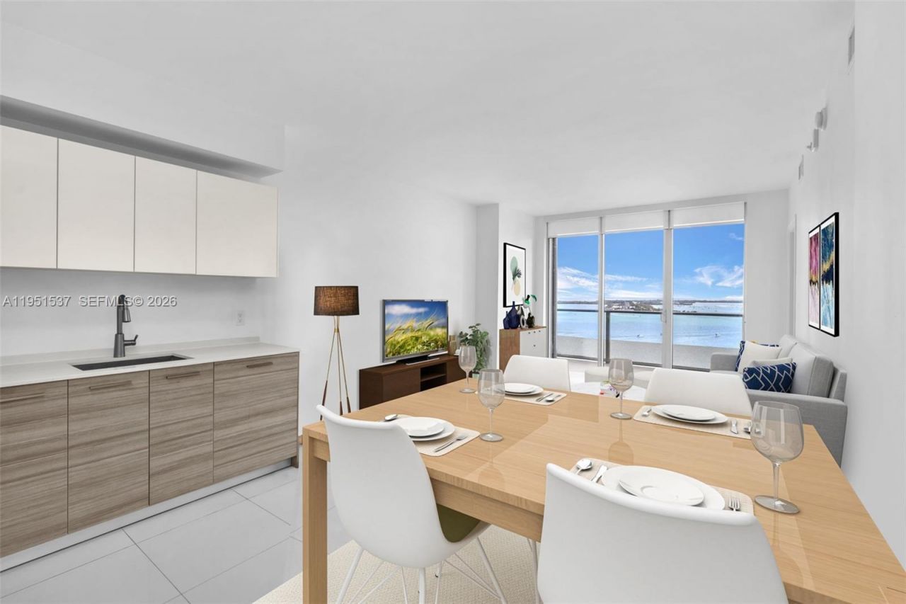 1300 Brickell Bay Dr, Unit 2507, Miami, FL 33131 Photo