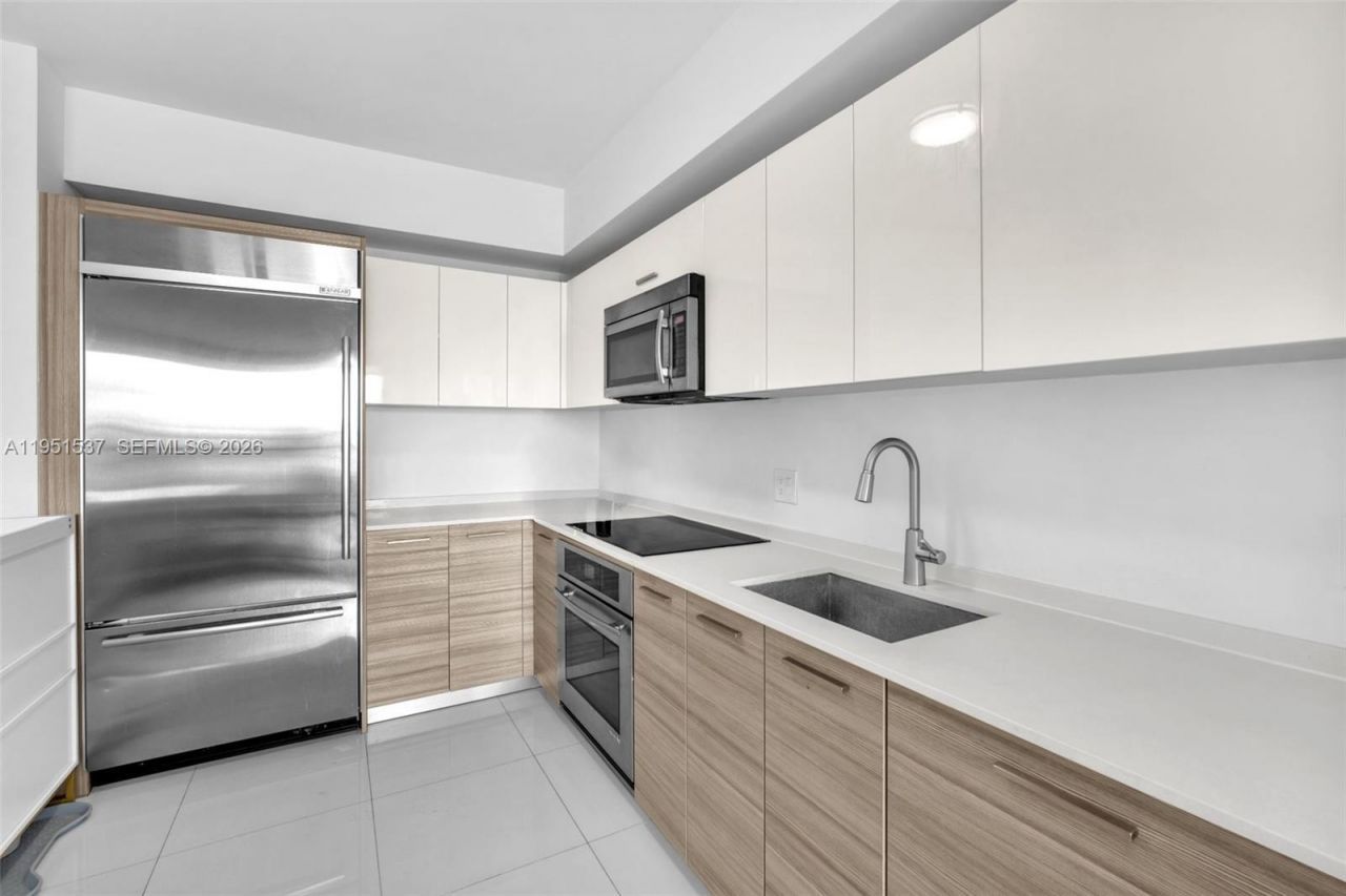 1300 Brickell Bay Dr, Unit 2507, Miami, FL 33131 Photo