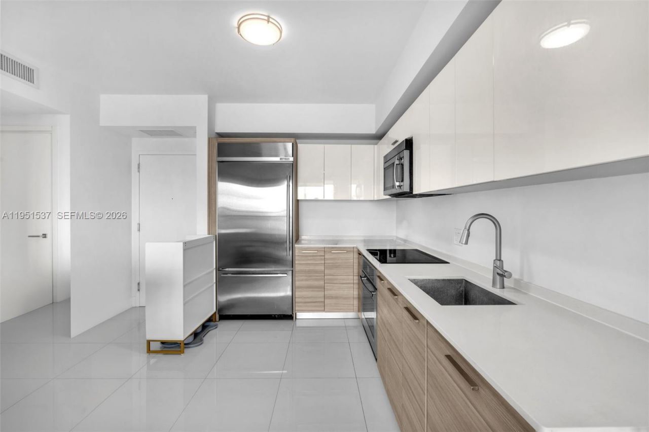 1300 Brickell Bay Dr, Unit 2507, Miami, FL 33131 Photo