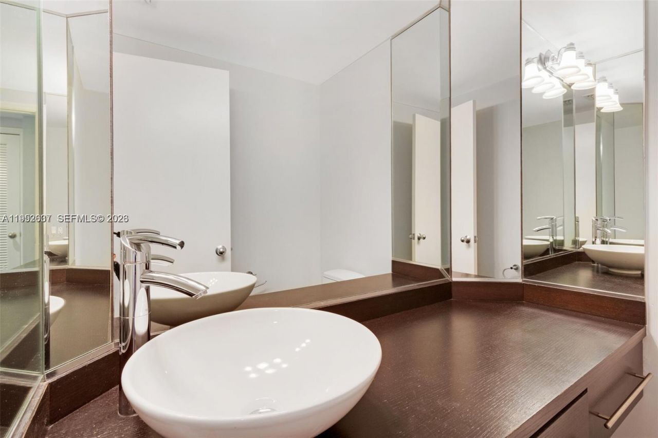 701 Brickell Key Blvd, Unit 2103, Miami, FL 33131 Photo