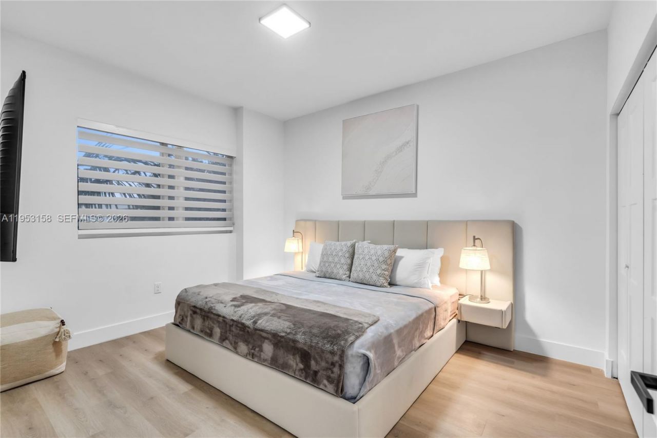 3728 NW 19th Ave, Unit 302, Miami, FL 33142 Photo