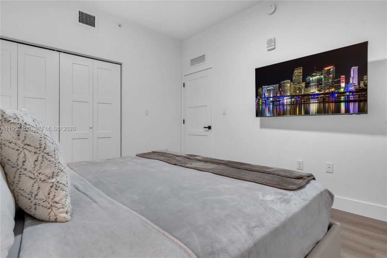 3728 NW 19th Ave, Unit 302, Miami, FL 33142 Photo