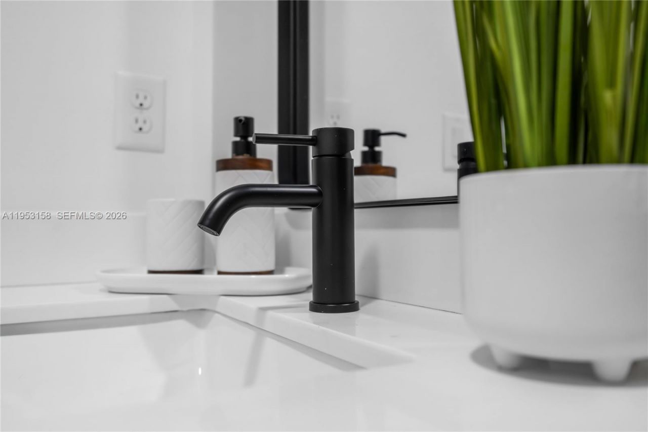 3728 NW 19th Ave, Unit 302, Miami, FL 33142 Photo