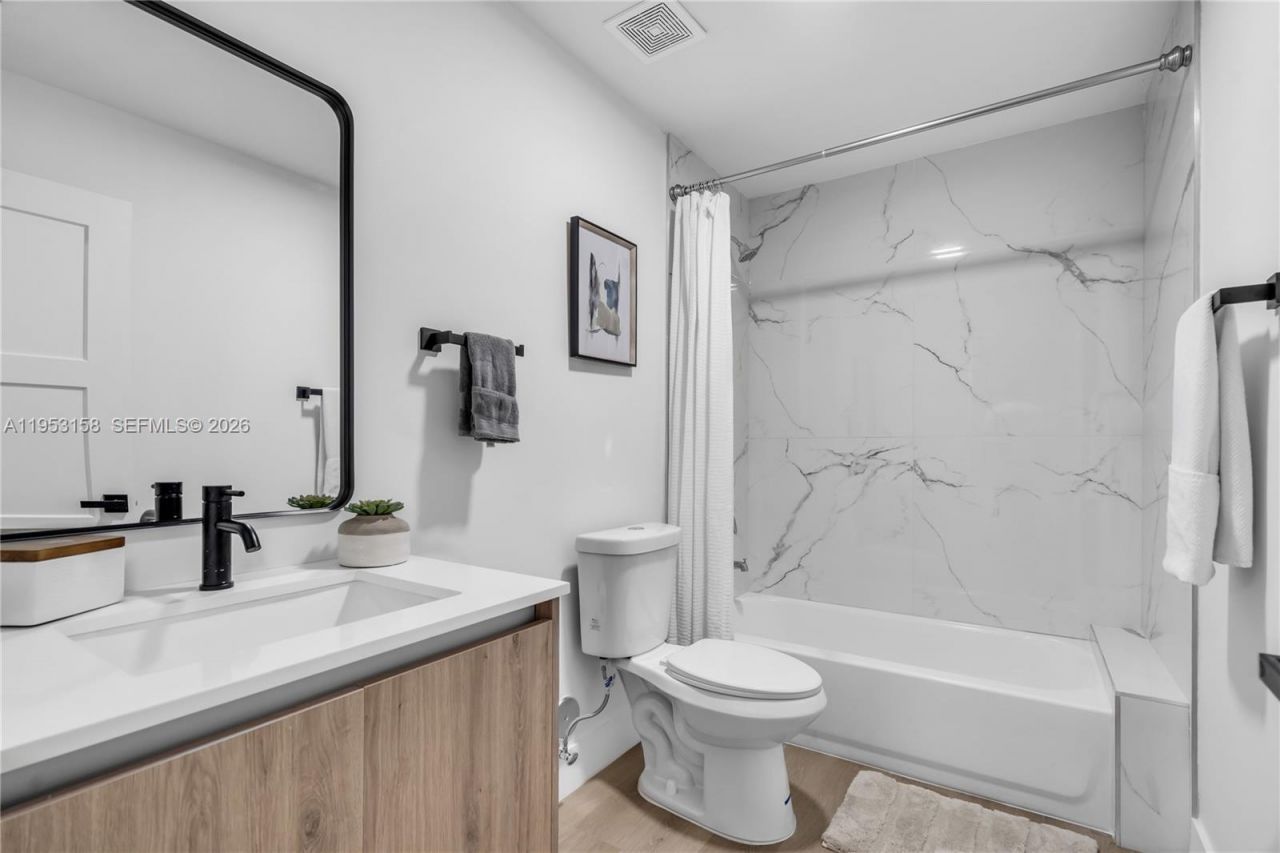 3728 NW 19th Ave, Unit 302, Miami, FL 33142 Photo