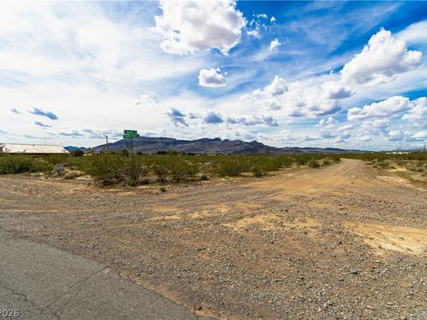 5660 N Aurora Avenue, Pahrump, NV 89060