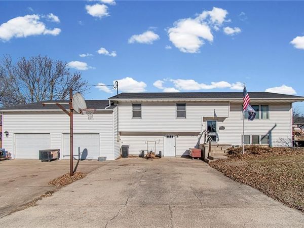 6 W 15th Street, Carrollton, MO 64633