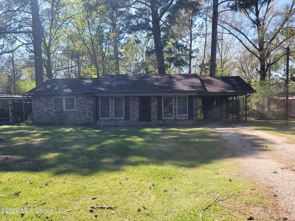817 Roosevelt Street, Forest, MS 39074