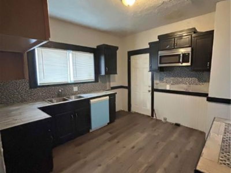 10911 Hathaway Avenue, Cleveland, OH 44108 Photo 12