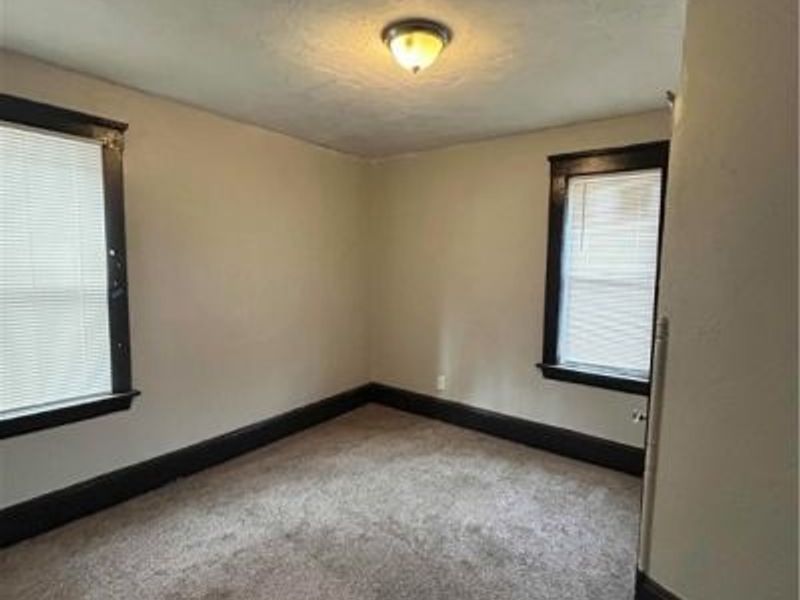 10911 Hathaway Avenue, Cleveland, OH 44108 Photo 14